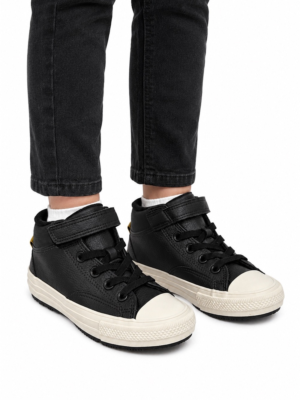 Size 2 Youth Converse Chuck Taylor All Star Berkshire Black High Top Sneakers